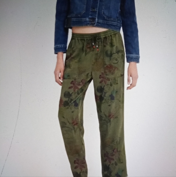 Desigual tensel camoflower mickey mouse print art to wear pants size small - Picture 2 of 8